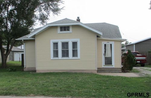 943 W Military Ave, Fremont, NE, 68025-3932 | Card Image