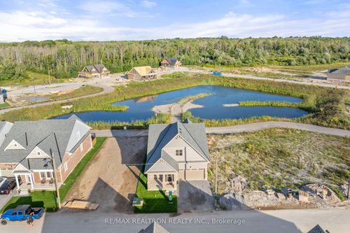 43 Palmira Dr, Sutton West, ON, L0E1R0 | Card Image