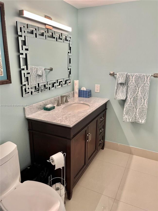 APT-1014 - 4001 Hillcrest Dr, Condo with 1 bedrooms, 2 bathrooms and null parking in Hollywood FL | Image 17