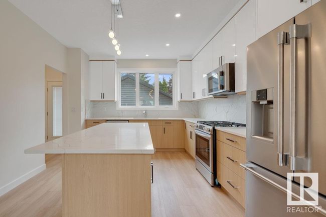8713 149 St Nw, House other with 5 bedrooms, 4 bathrooms and null parking in Edmonton AB | Image 8