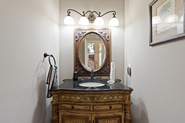 powder room | Image 10