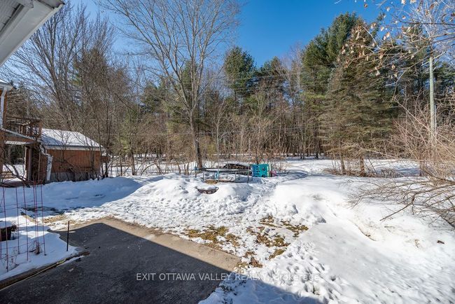 8 Sumac Crt, House other with 4 bedrooms, 2 bathrooms and 3 parking in Deep River ON | Image 34
