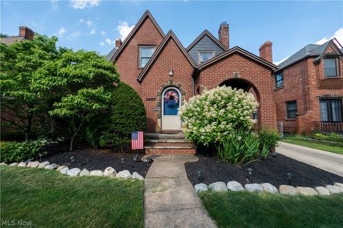 3687 Warren Rd, Cleveland, OH, 44111-3071 | Card Image