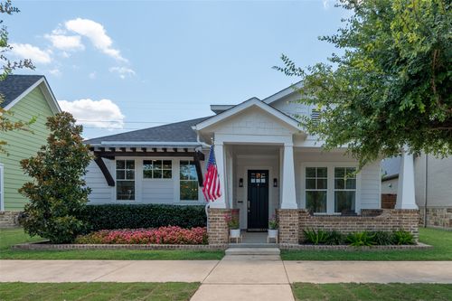 8824 Vermillion St, North Richland Hills, TX, 76180-1620 | Card Image