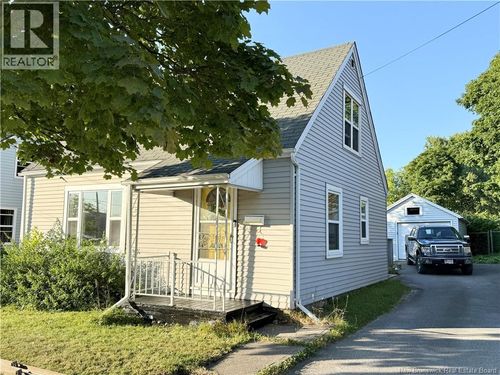 6 Montgomery Cres, Saint John, NB, E2K2S9 | Card Image