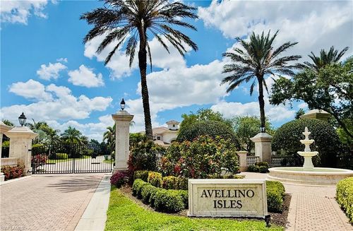apt-19102-584 Avellino Isles Cir, NAPLES, FL, 34119-2424 | Card Image