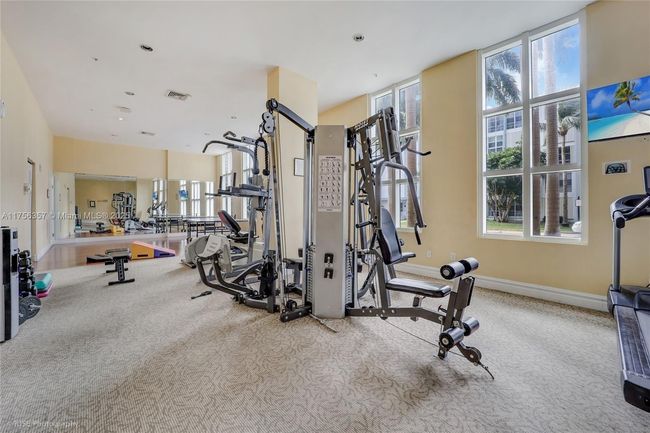 APT-606 - 17555 Atlantic Blvd, Condo with 2 bedrooms, 2 bathrooms and null parking in Sunny Isles Beach FL | Image 25
