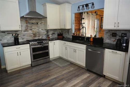 65 Bailey Rd, New Hampton, NY, 10958-4313 | Card Image