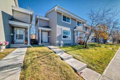 19 - 4360 58 St Ne, Home with 3 bedrooms, 1 bathrooms and 1 parking in Calgary AB | Image 3