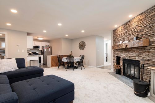 f1-32 Route 103 S, Ludlow, VT, 05149-9777 | Card Image