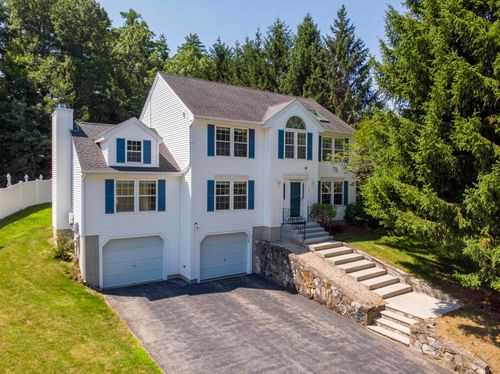 11 Wintergreen Dr, Merrimack, NH, 03054-3959 | Card Image