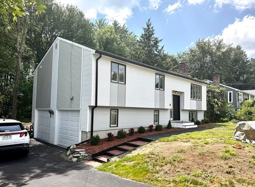 4 Old Coach Rd, Nashua, NH, 03062-1626 | Card Image