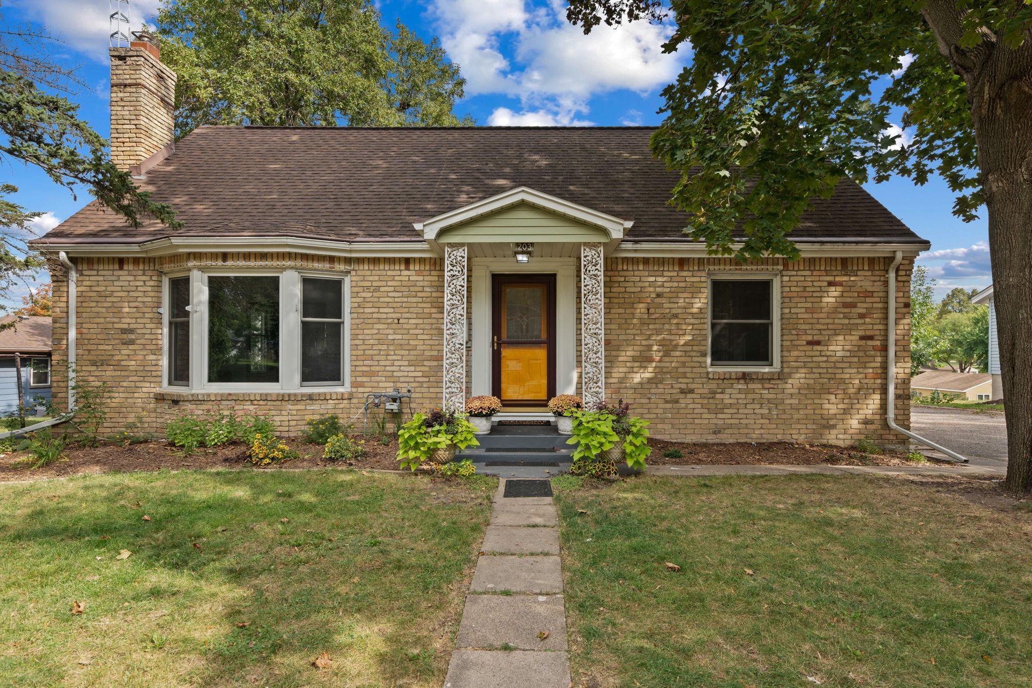 11th St, Waseca, MN 56093