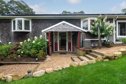 193 Franklin Ter, Vineyard Haven, MA, 02568-6423 | Card Image