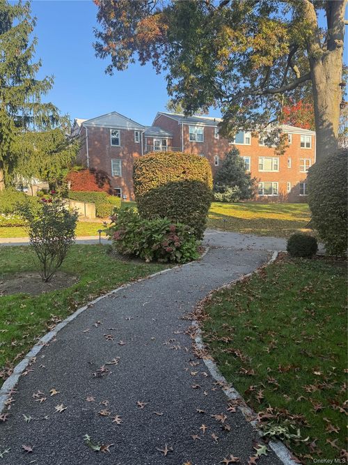 2f-130 Lawn Terrace, Rye Town, NY, 10543 | Card Image