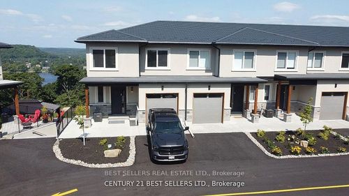 2-17 Horizon Lane, Huntsville, ON, P1H0G6 | Card Image