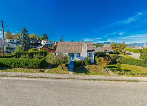319 Churchill Ave, New Westminster, BC, V3L4P4 | Card Image