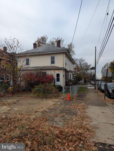 402 Ardmore Avenue, Home with 4 bedrooms, 1 bathrooms and null parking in Trenton NJ | Image 2