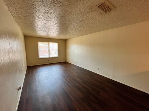 apt-9-410 Bryan St, Denton, TX, 76201-3980 | Card Image