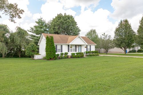 900 Granny White Rd, Clarksville, TN, 37040-2817 | Card Image