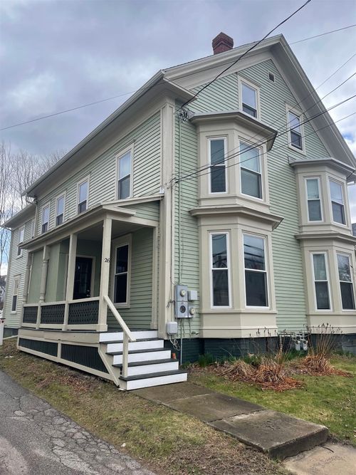 26 6th St, Dover, NH, 03820-3042 | Card Image