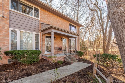 7-1039 N Old Woodward Ave, Birmingham, MI, 48009-5411 | Card Image