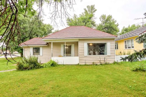 104 N 1 Street W, Magrath, AB, T0K1J0 | Card Image