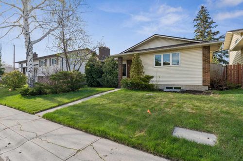 6751 34 Ave Ne, Calgary, AB, T1Y4M1 | Card Image