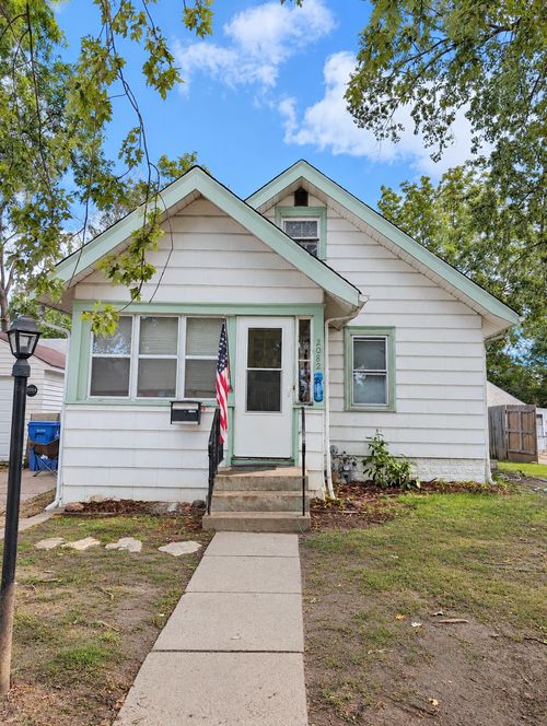 2082 Manitou Ave, Saint Paul, MN, 55119-3559 | Card Image