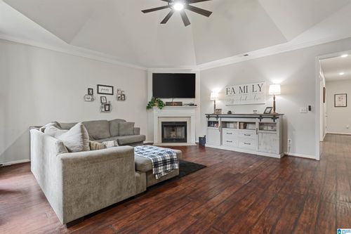 1009 Pine Valley Dr, CALERA, AL, 35040-4717 | Card Image