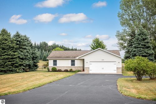 12305 S Lincoln Hollow Ct, Cedar, MI, 49621-9596 | Card Image