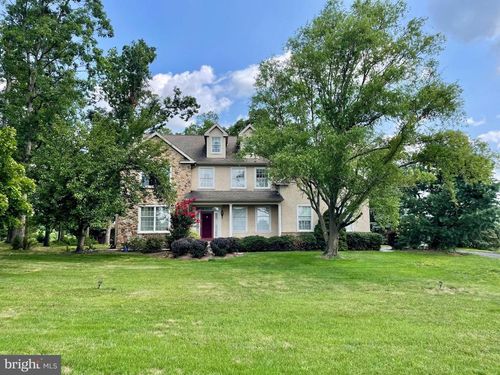 1 Eagleview Ln, Schwenksville, PA, 19473-2841 | Card Image
