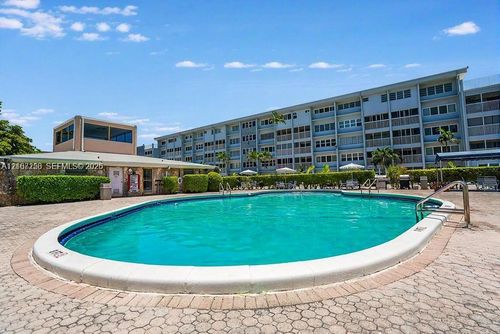 102d-215 Se 3rd Ave, Hallandale Beach, FL, 33009-5686 | Card Image