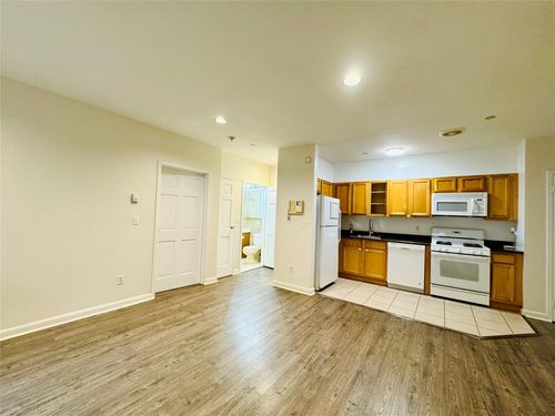 apt-1a-11882 Metropolitan Ave, Kew Gardens, NY, 11415-2087 | Card Image