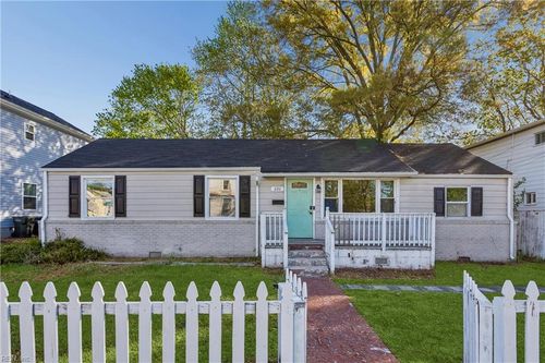 220 Taylor Avenue, Hampton, VA, 23663 | Card Image