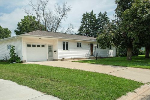 205 F Ave, Grundy Center, IA, 50638-1934 | Card Image