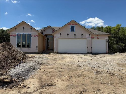 9004 N Everton Avenue, Kansas City, MO, 64153 | Card Image