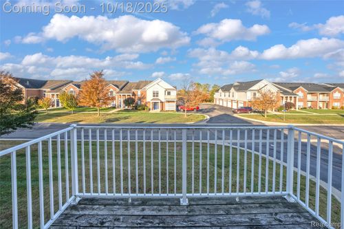 204-51616 Hale Ln, Chesterfield, MI, 48051-2343 | Card Image