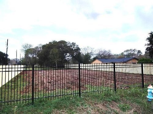 542 N Pine St, Arcola, TX, 77583-3328 | Card Image