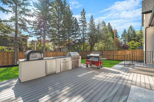 6918 Legare Dr Sw, House other with 4 bedrooms, 7 bathrooms and 3 parking in Calgary AB | Image 43