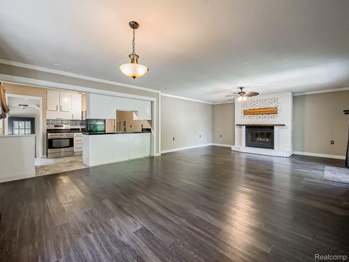 33940 Richard St, Wayne, MI, 48184-2427 | Card Image