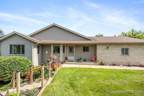 7039 Amber Springs Dr Sw, Byron Center, MI, 49315-9742 | Card Image