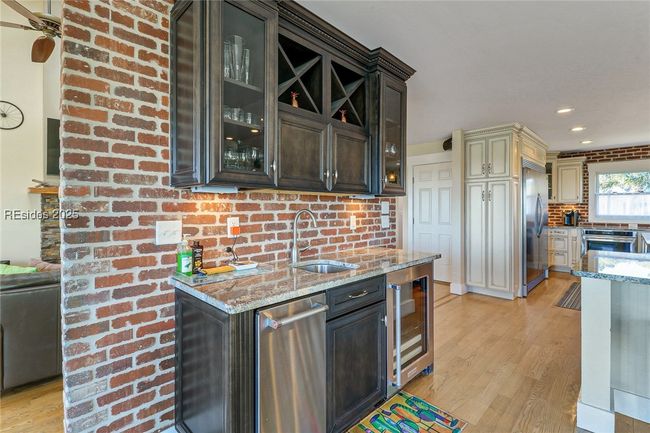 Wet Bar | Image 45
