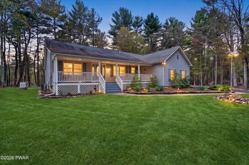 137 Mulberry Dr, Milford, PA, 18337-7261 | Card Image