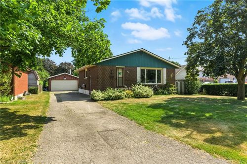 22 Mccammon St, Paris, ON, N3L1V9 | Card Image