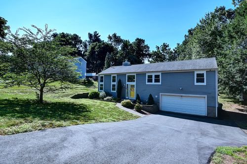 42 Towhee Ln, Glastonbury, CT, 06033-1364 | Card Image