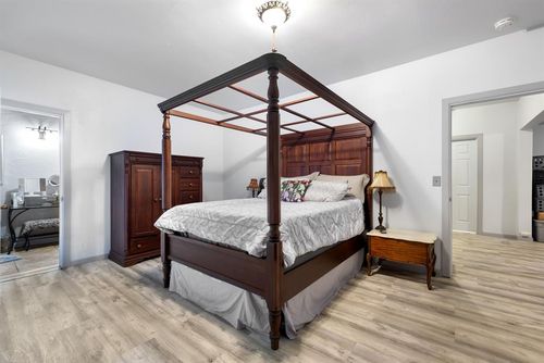 503 E Washington St, Idabel, OK, 74745-3325 | Card Image