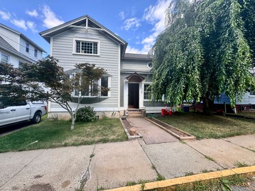 18 Bacon Ave, Middletown, CT, 06457-2702 | Card Image