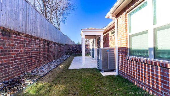 3727 W Quantico Pl, House other with 3 bedrooms, 2 bathrooms and null parking in Broken Arrow OK | Image 5