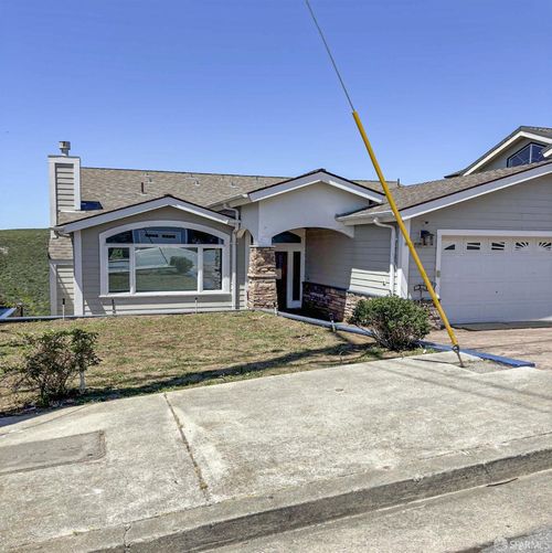 727 El Granada Blvd, Half Moon Bay, CA, 94019-4910 | Card Image